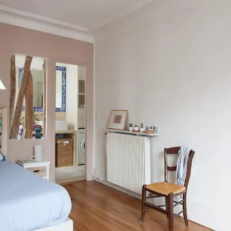 Daire Spacious In The Heart Of