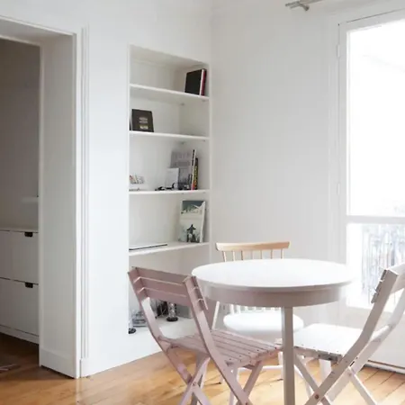 Daire Spacious In The Heart Of *